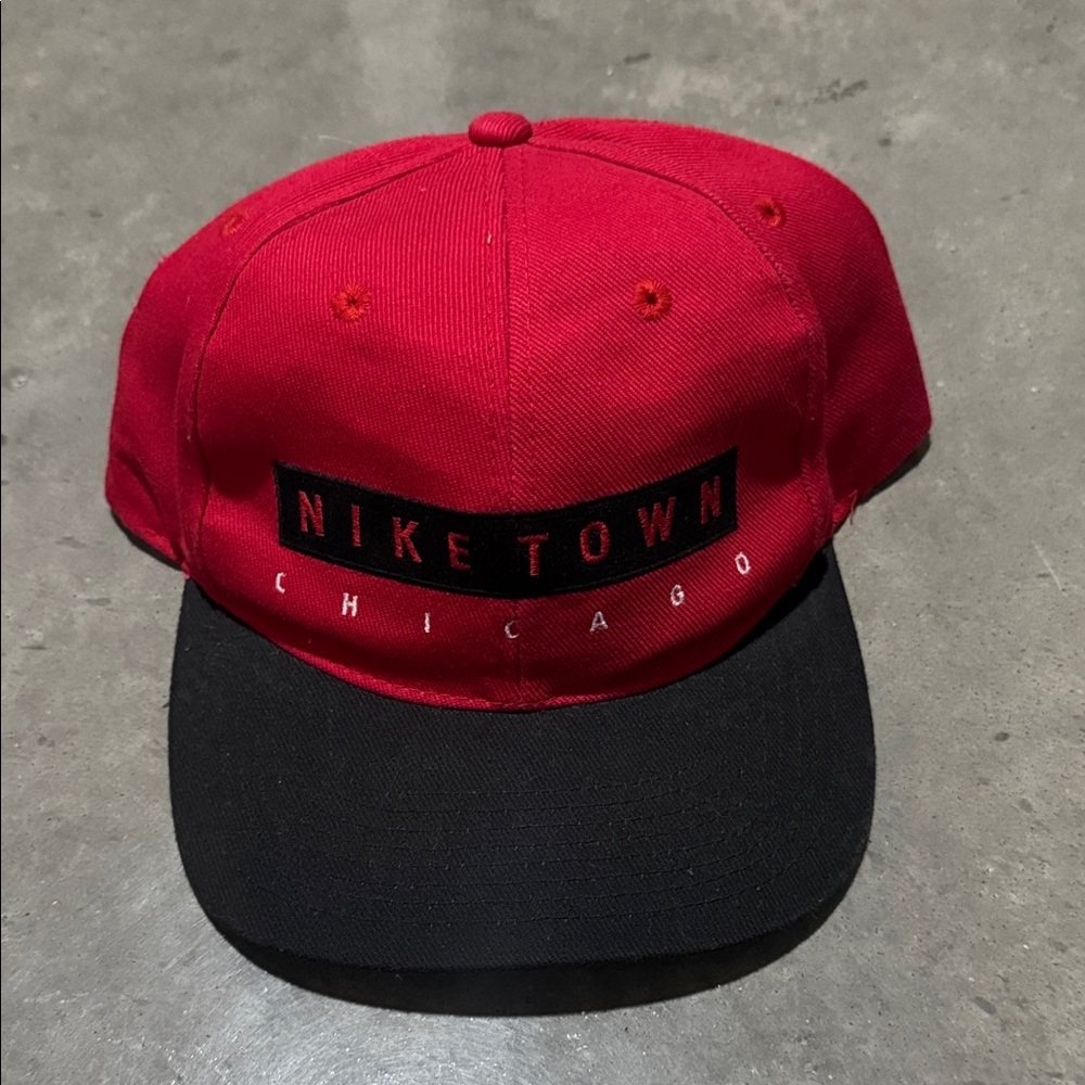Rare vintage niketown chicago hat